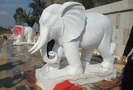 汉白玉大象石雕（1米8）案例