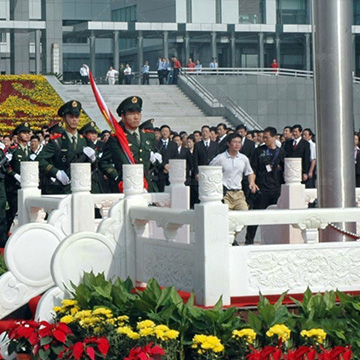 汉白玉旗台天生优势，为什么采用汉白玉呢